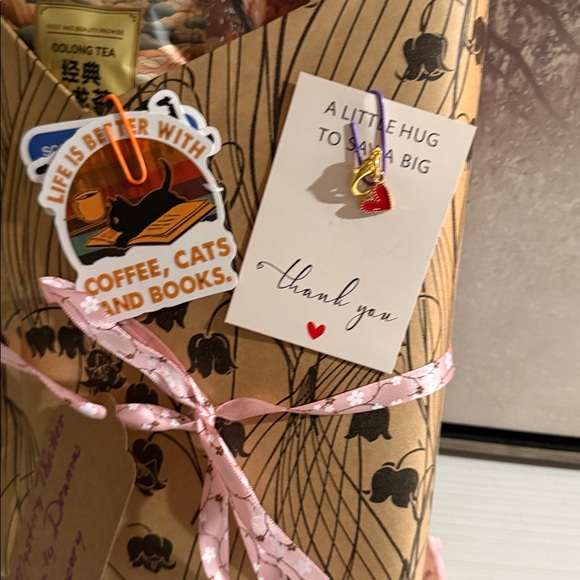 Blind date with a book mystery, thriller family, drama, contemporary - Picture 4 of 4